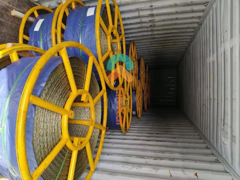 इन्डोनिसियामा 52reels स्ट्रिङ गर्ने दुई बन्डल कन्डक्टरहरूको लागि 16MM एन्टि ट्विस्ट स्टिल तार डोरी